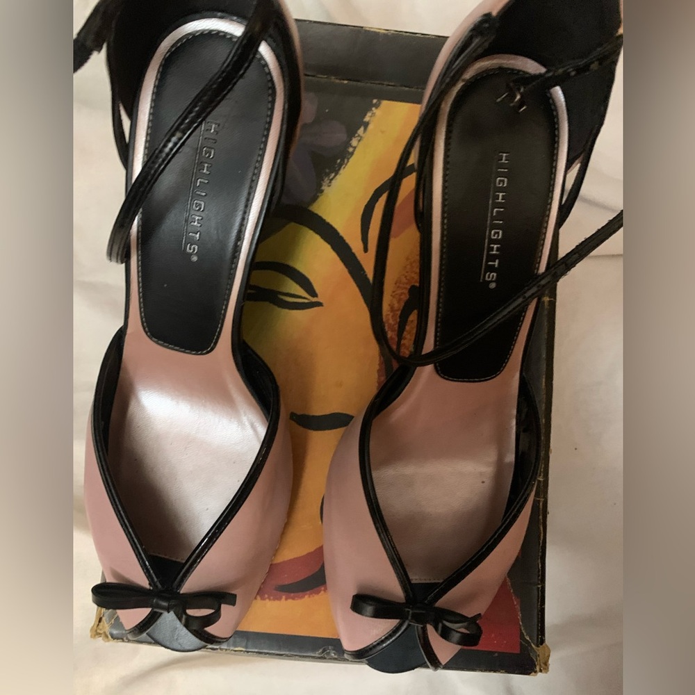 Peep toe pink shoes